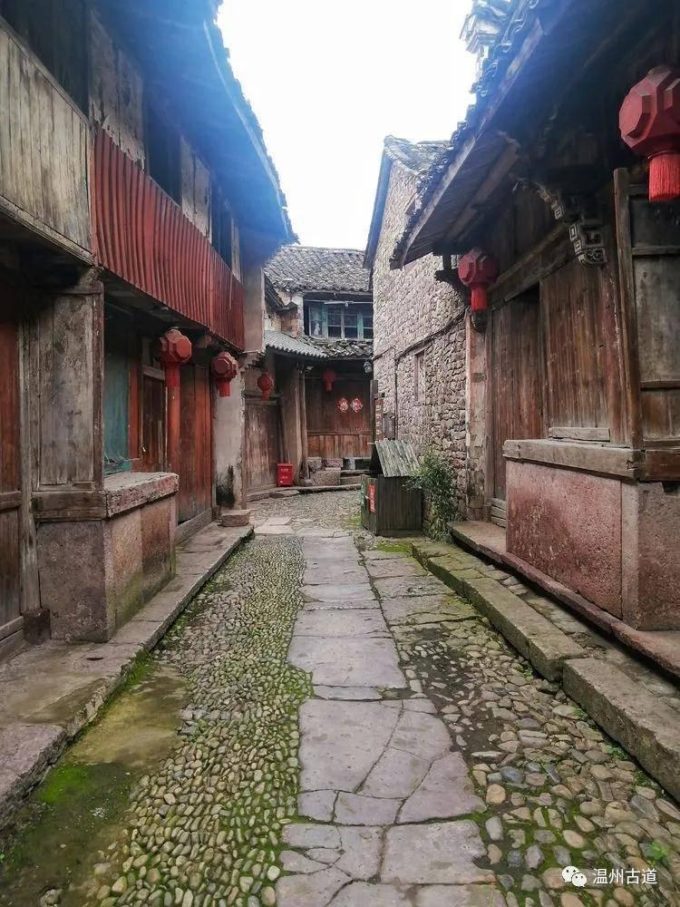 玉泉区城管局：让积极清理“门前三包”责任区积雪蔚然成风